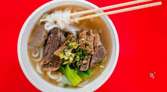 90年代的创业潮带来了一批具有草根精神的餐馆名字